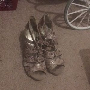 Anne Klein high heels!!